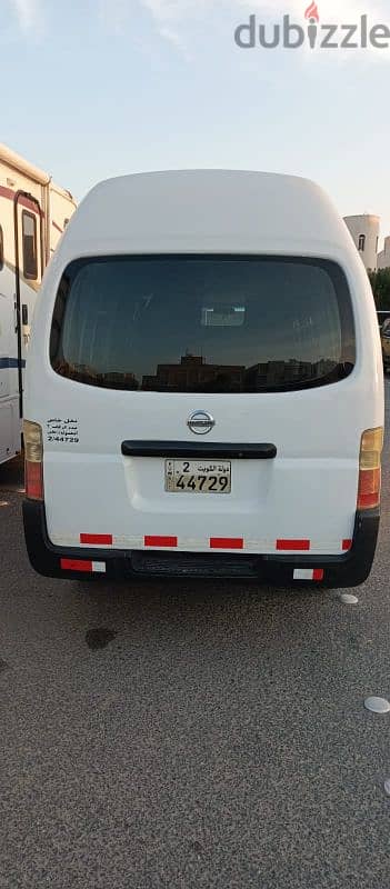 Nissan Van 2009 1