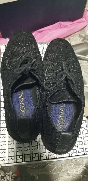 2 used cole haan shoes in excellent condition like new . . black gray 1