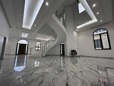 Villa for rent in Fnaitees 7 master bedrooms call 90077038