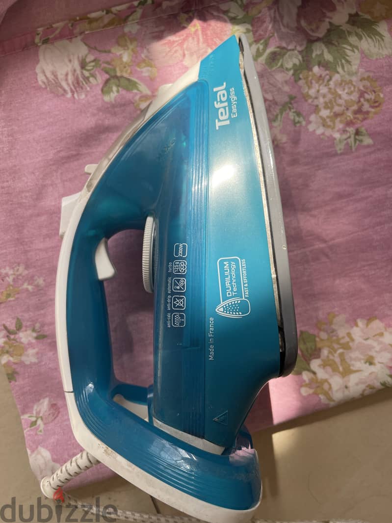 Tefal brand iron is available 2