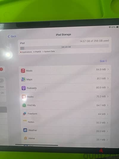 i pad m4 256 gb wifi few days used