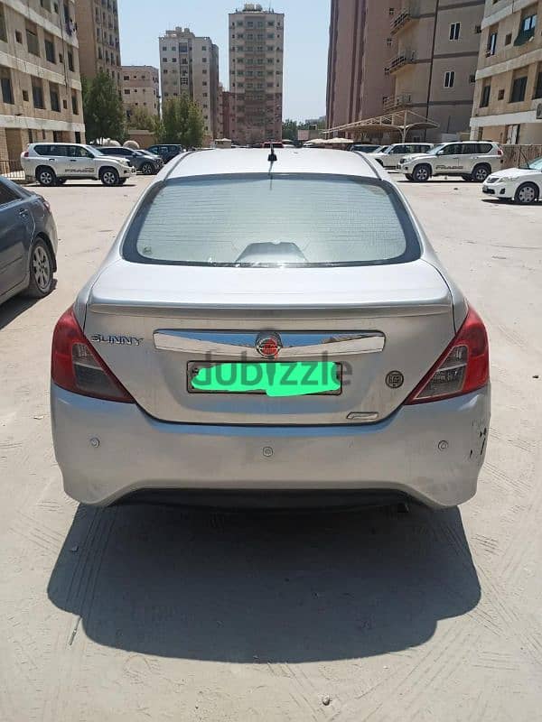 Nissan Sunny 2015 3