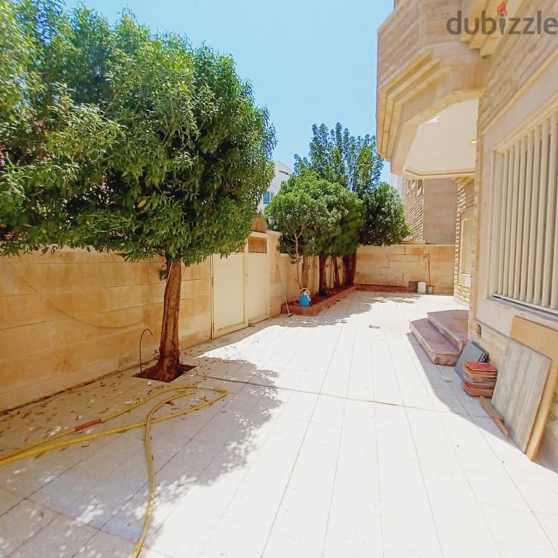 Full ground floor with a yard for rent in Salwa, Block 11 11