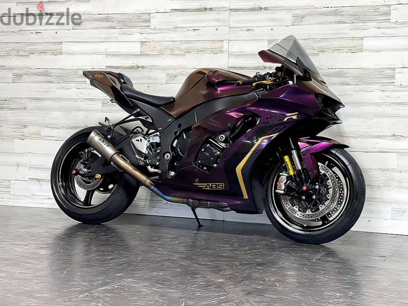 2023 Kawasaki Ninja ZX-10R 1