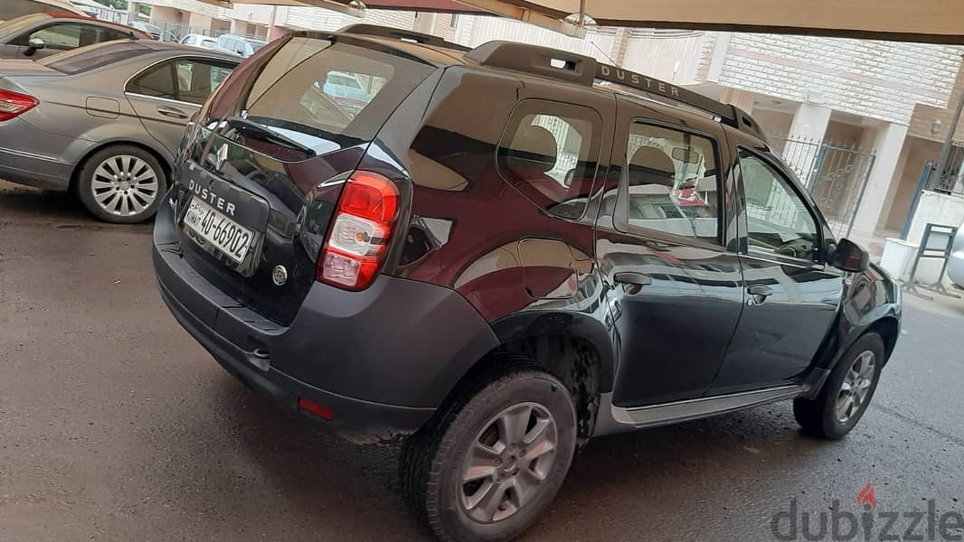 Renault Duster 2016 family used suv for sale in salmiya (100K) 5