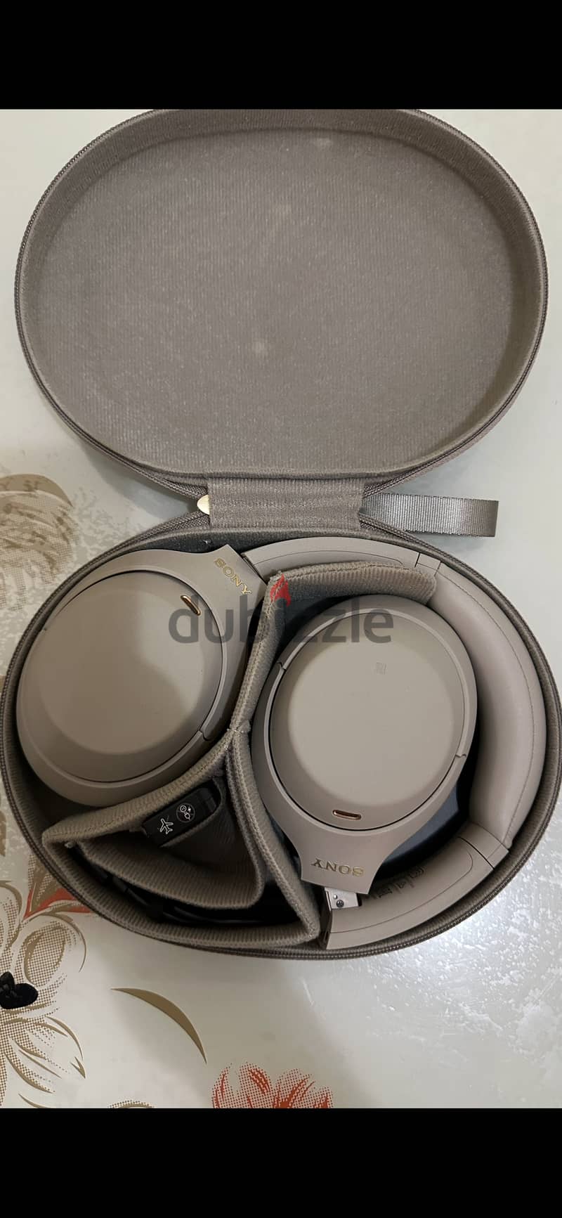 Sony WH-1000XM 4 headphones 0