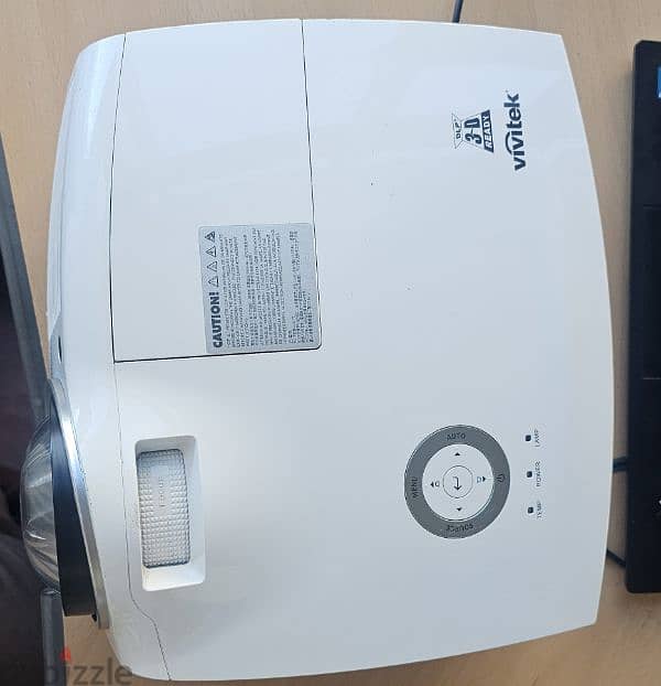 vivitek 3D DLP. projector 1