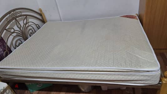 Queen size bed with mattres for sale