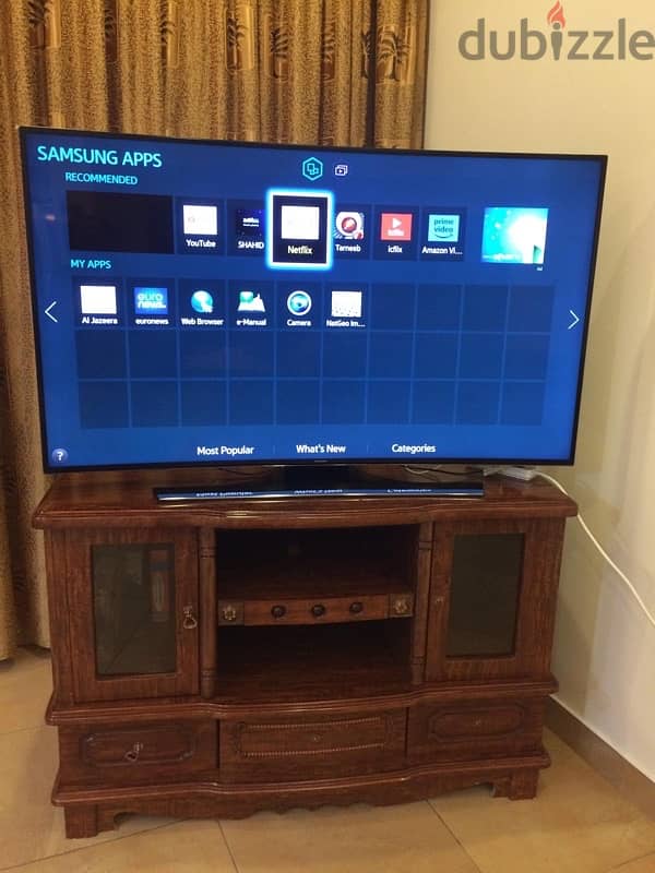 Samsung smart 55 inch curve style with original remote and stand 0