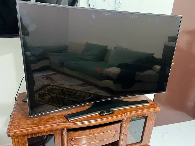 Samsung smart 55 inch curve style with original remote and stand 5