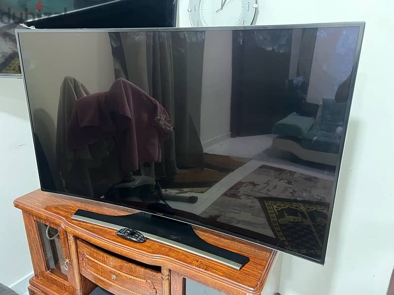 Samsung smart 55 inch curve style with original remote and stand 6