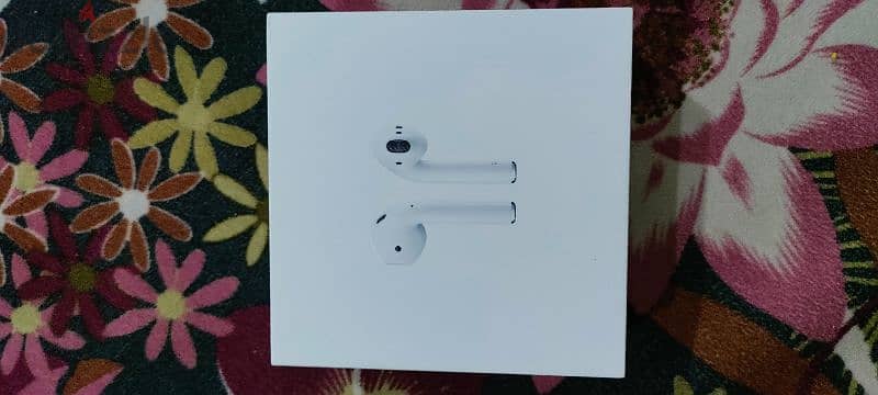 apple airpods 2 with charging case 2