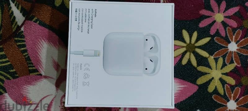 apple airpods 2 with charging case 4