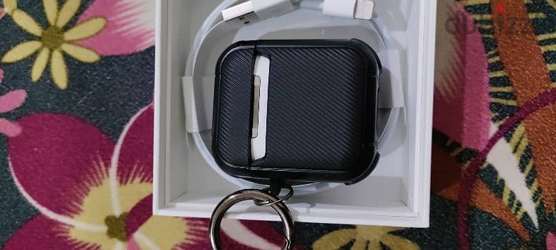 apple airpods 2 with charging case 9