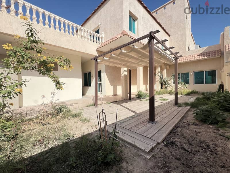 Abu Al Hasania - 4 bedrooms villa with garden 1