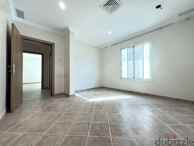 Abu Al Hasania - 4 bedrooms villa with garden 4