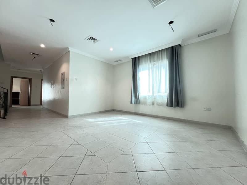 Abu Al Hasania - 4 bedrooms villa with garden 7