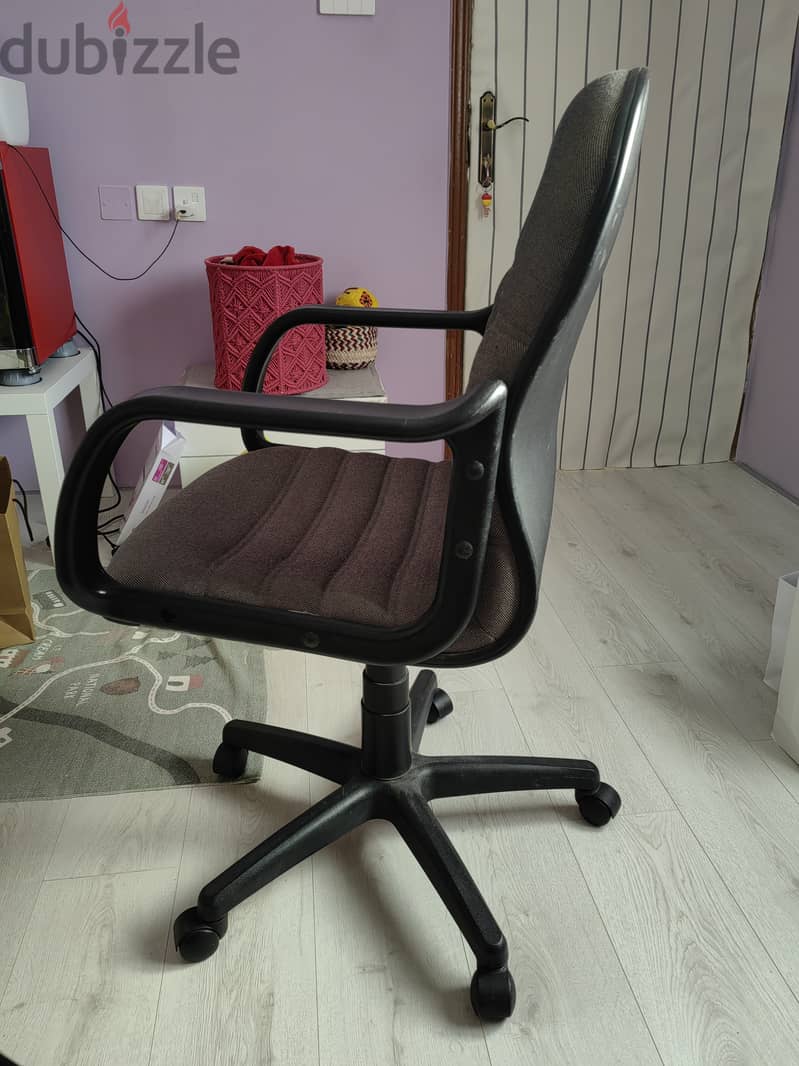 Office chair 1