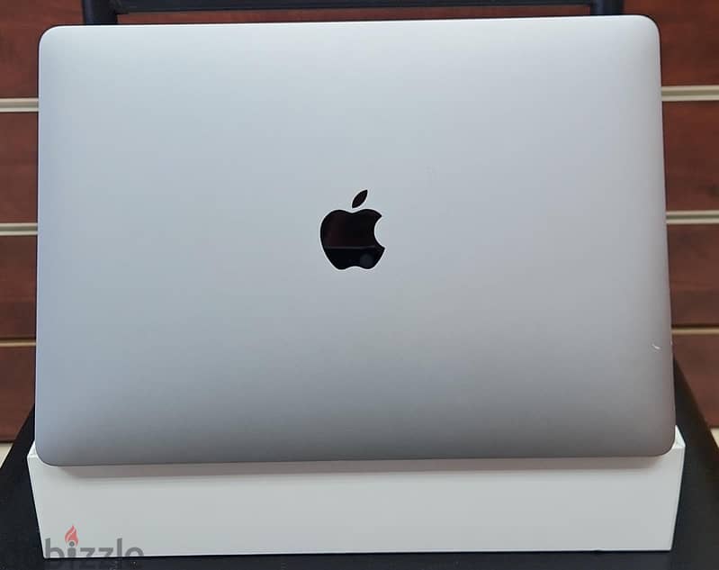 Macbook PRO Core i5 256GB SSD 8GB RAM TouchBar Touch id 1