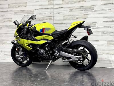 2022 BMW M1000 RR (+971561943867)