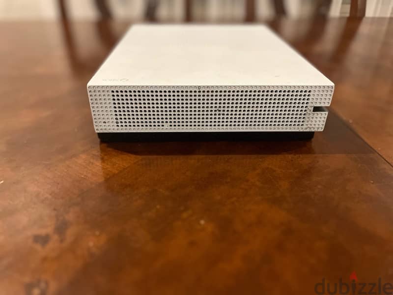 Xbox One S 2