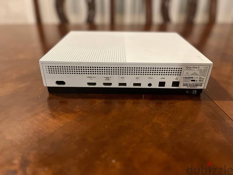 Xbox One S 3