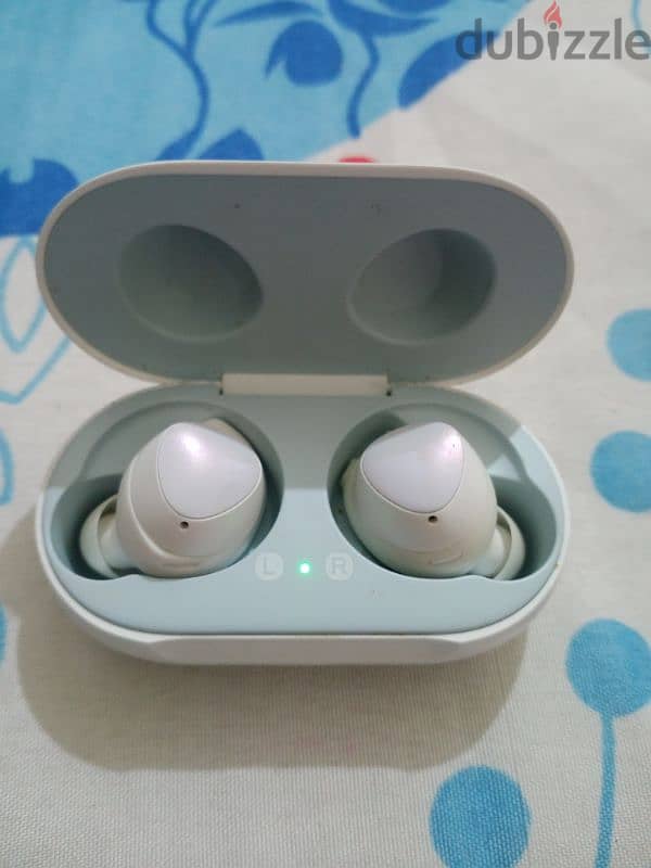 Samsung Buds Live Vietnam, strong sound, high , in excellent condition 1