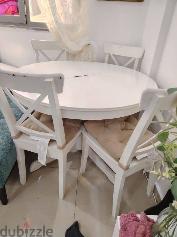 Ikea dinning table with 4 chairs 2