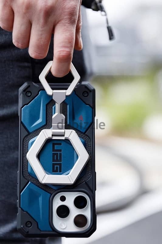 UAG Magnetic Ring Stand 7