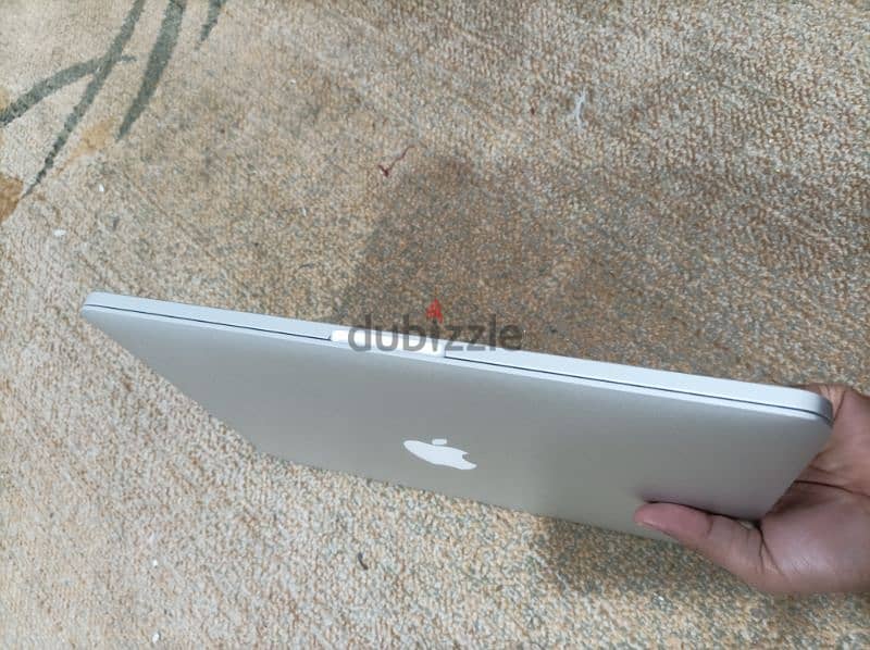 macbook pro (16 ram ) ( 256 gb ) 2015 modal 6