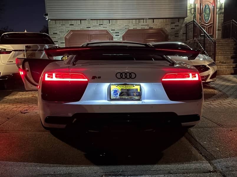 Audi R8 2017 V10 plus Coupe 2D 5