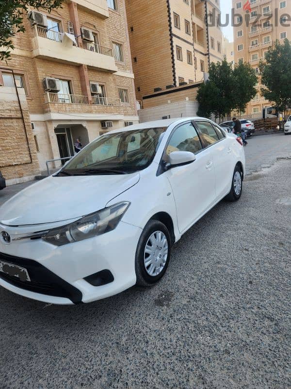 Toyota Yaris 2017 1