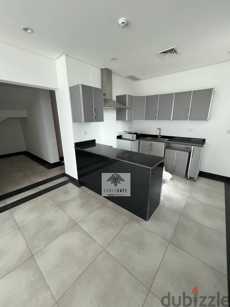 Salmiya, 4 bedroom duplex with big balcony 1