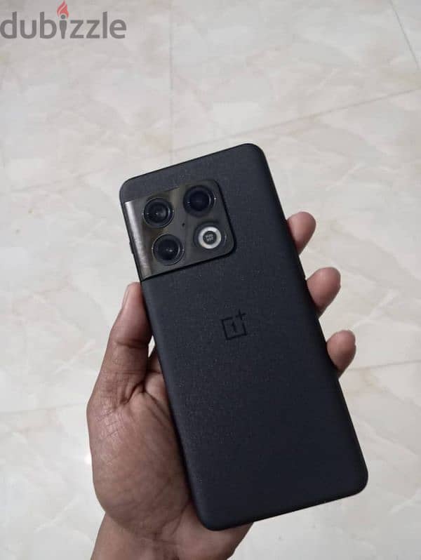 one plus 10 pro like new original charger box all available exchange 1