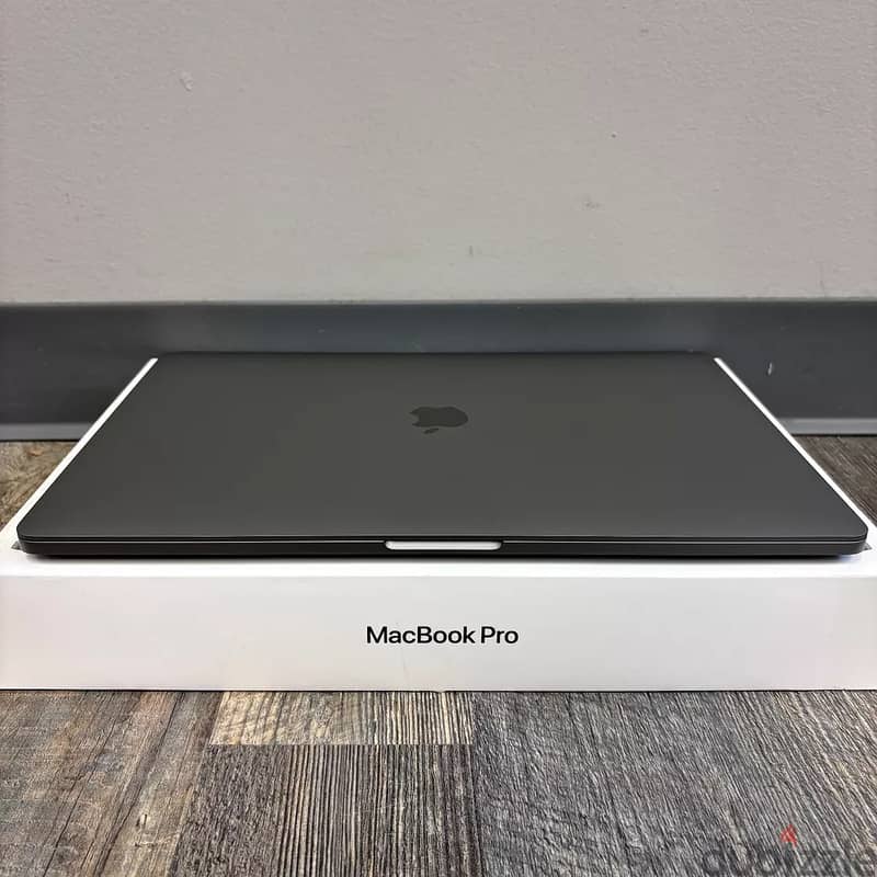 Installment Apple Macbook pro sealed in box WhatsApp:+16266453424 1