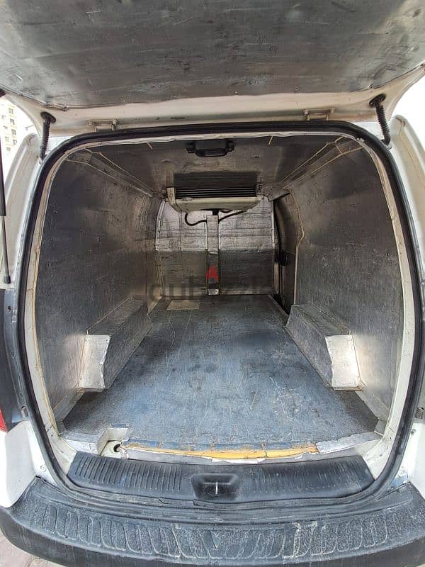 Hyundai H1 Cargo Box 2011 5