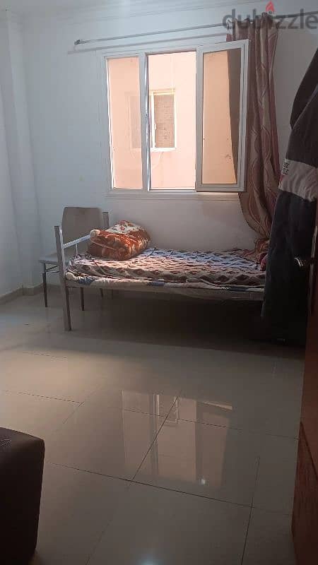 1 big room available in khaithan block9 3