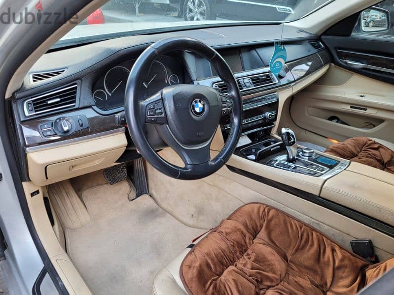 BMW 7-Series 2012 10