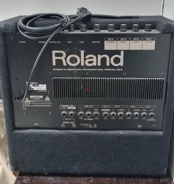 Roland stereo mixing keyboard amplifier KC-300JTE 1