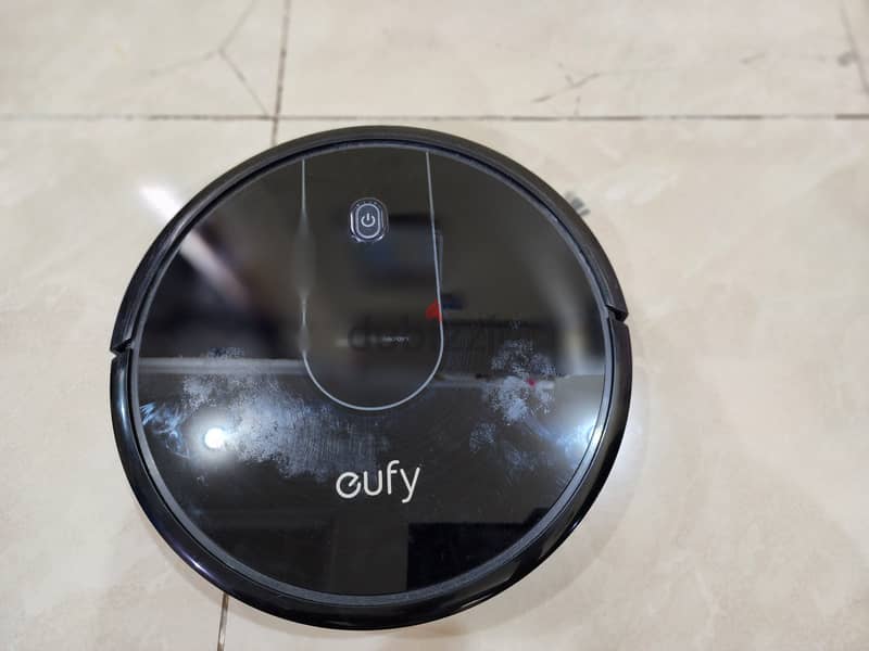 Eufy robot vacuum for sale in Salmiya 3