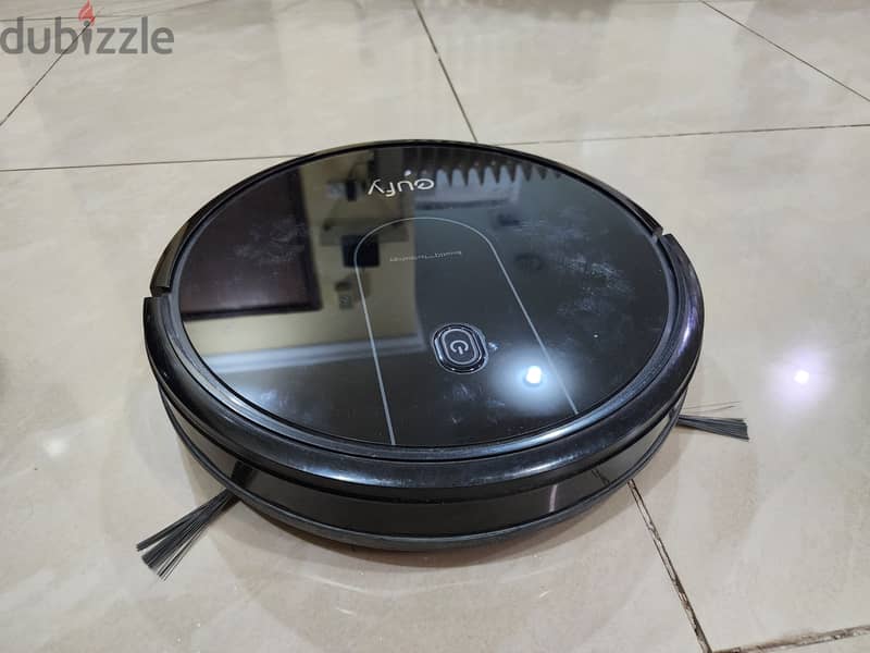 Eufy robot vacuum for sale in Salmiya 4