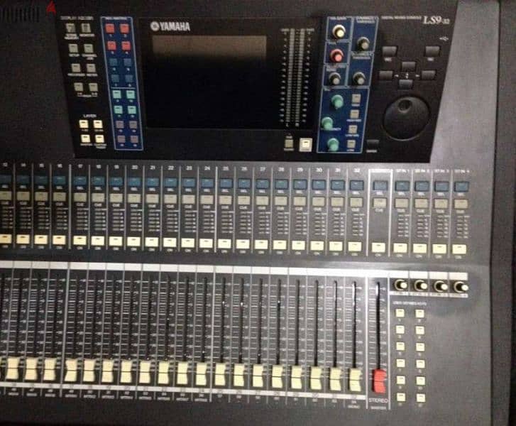 digital yamaha LS9 32 ch mixer very good condition 1