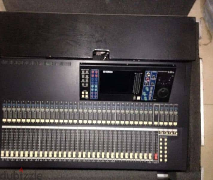 digital yamaha LS9 32 ch mixer very good condition 3