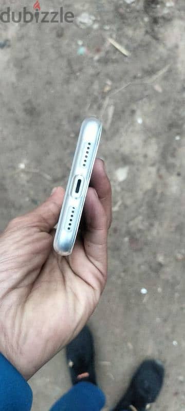 i phone 11 battery capacity 81 good condition white colour 2