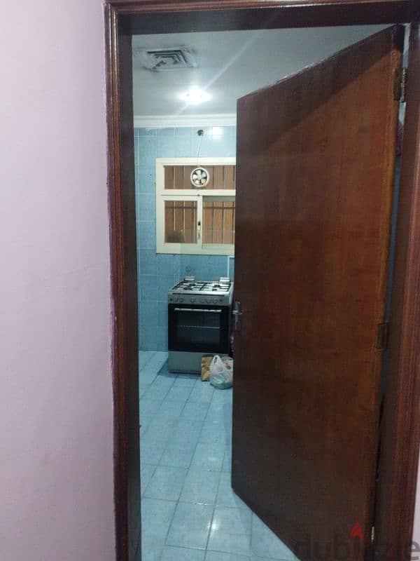 furnisd room Available for Rent in a family flat at salmiya Block 10 3