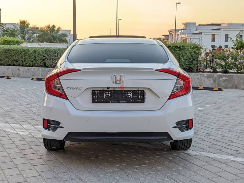 Honda Civic 2022 Sports whatsapp +971559197608 11