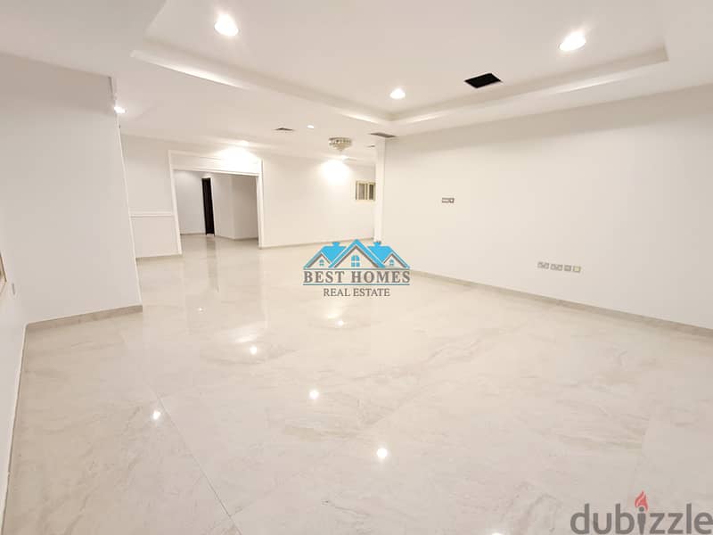 Spacious 5 Bedrooms Villa in Jabriya 0