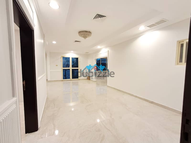 Spacious 5 Bedrooms Villa in Jabriya 3