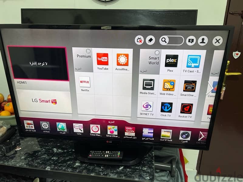 lg smart 43 inch made in Korea perfect condition with remote stand 2