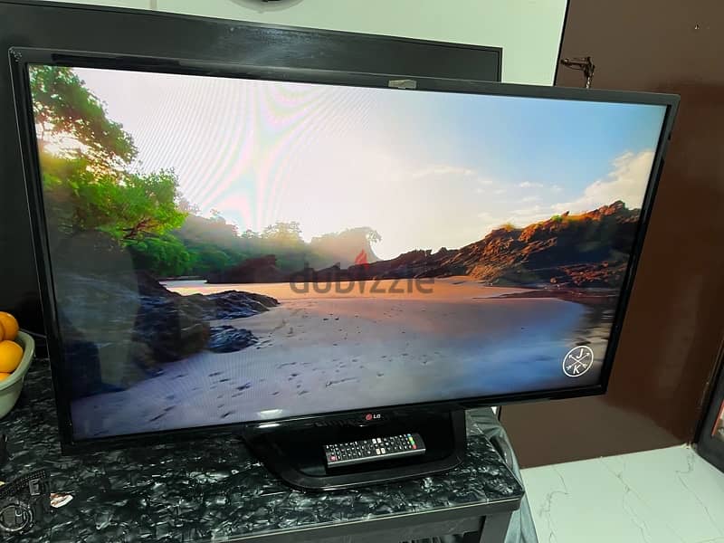 lg smart 43 inch made in Korea perfect condition with remote stand 4